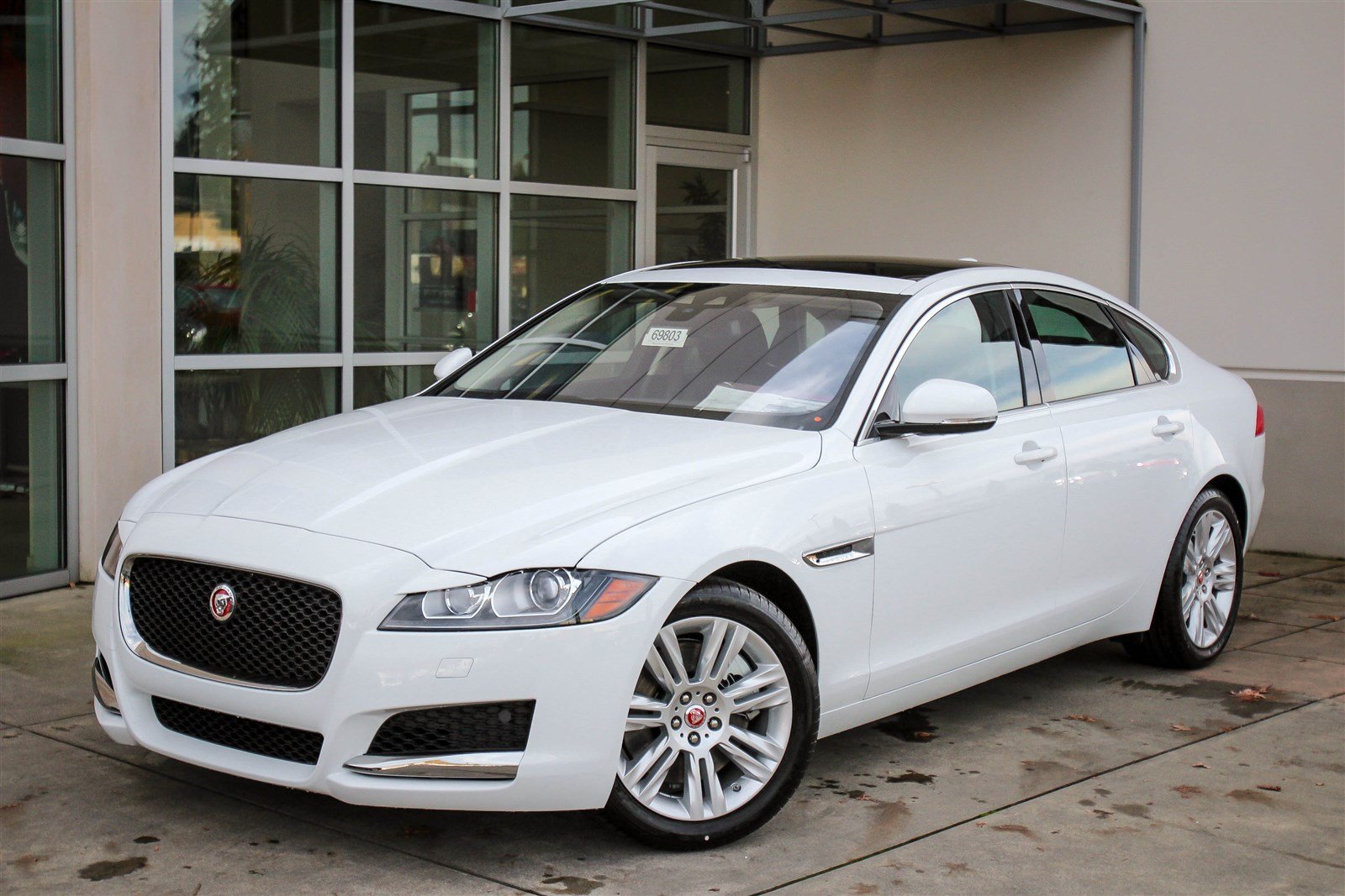 New 2017 Jaguar XF 35t Premium 4dr Car in Bellevue #69803 | Jaguar Bellevue