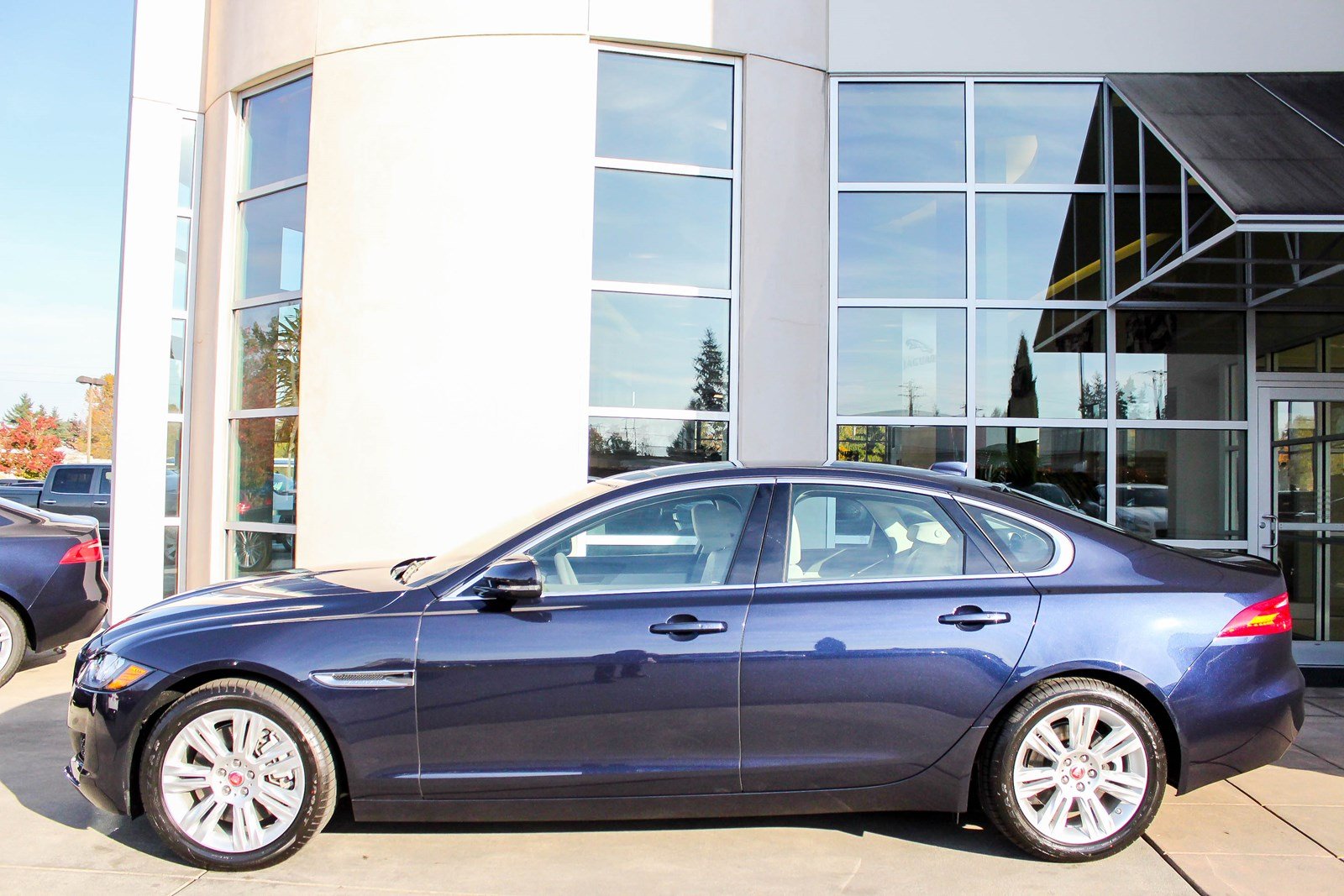 New 2018 Jaguar XF 35t Premium 4dr Car in Bellevue #90247 | Jaguar Bellevue